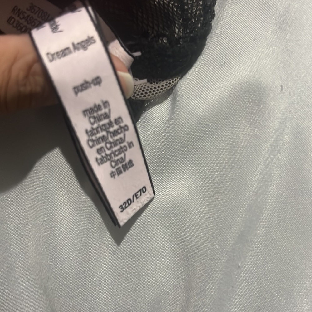 Victoria Secret Push-up bra - Picture 2 of 4
